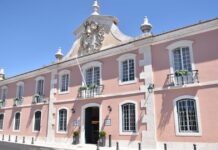 Oeiras embarga obras no Parque dos Cisnes Parque dos Cisnes