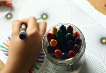 Câmara de Oeiras entrega material escolar a mais de 500 crianças