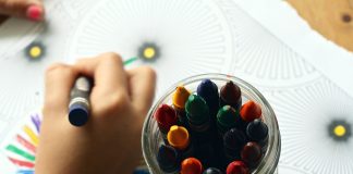 Câmara de Oeiras entrega material escolar a mais de 500 crianças