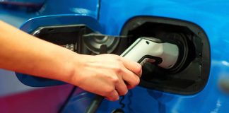 Tem um carro elétrico? Poderá ter de pagar para ajudar a manter as estradas